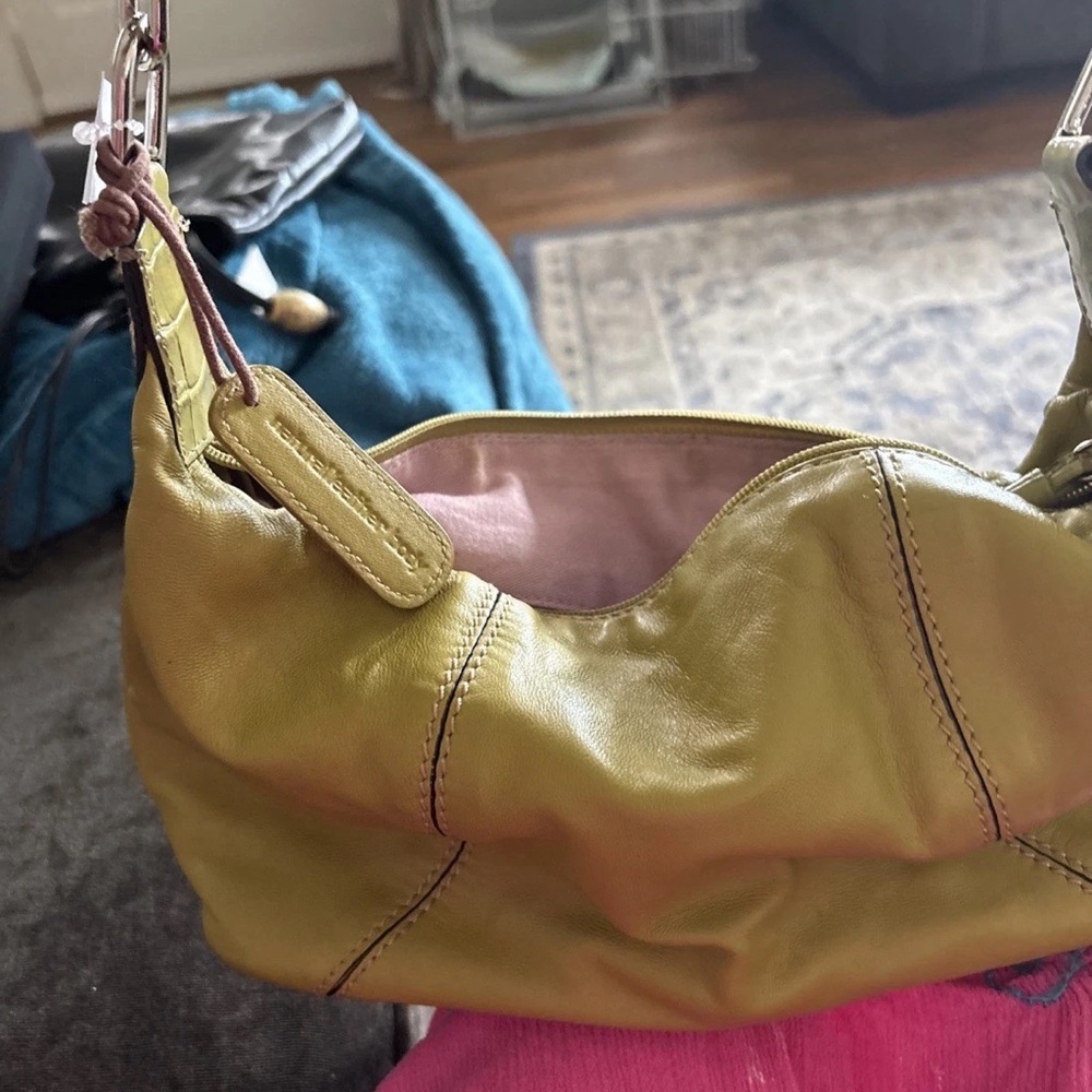Chic Olive Leather Shoulder Bag